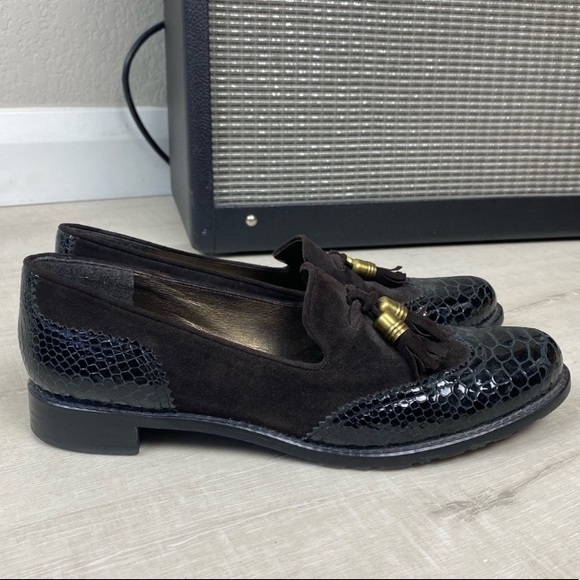 Stuart Weitzman Dark Academia Croc Embossed Patent Leather Penny Loafer - Picture 6 of 8